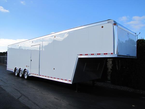 2019 United Trailers Gooseneck