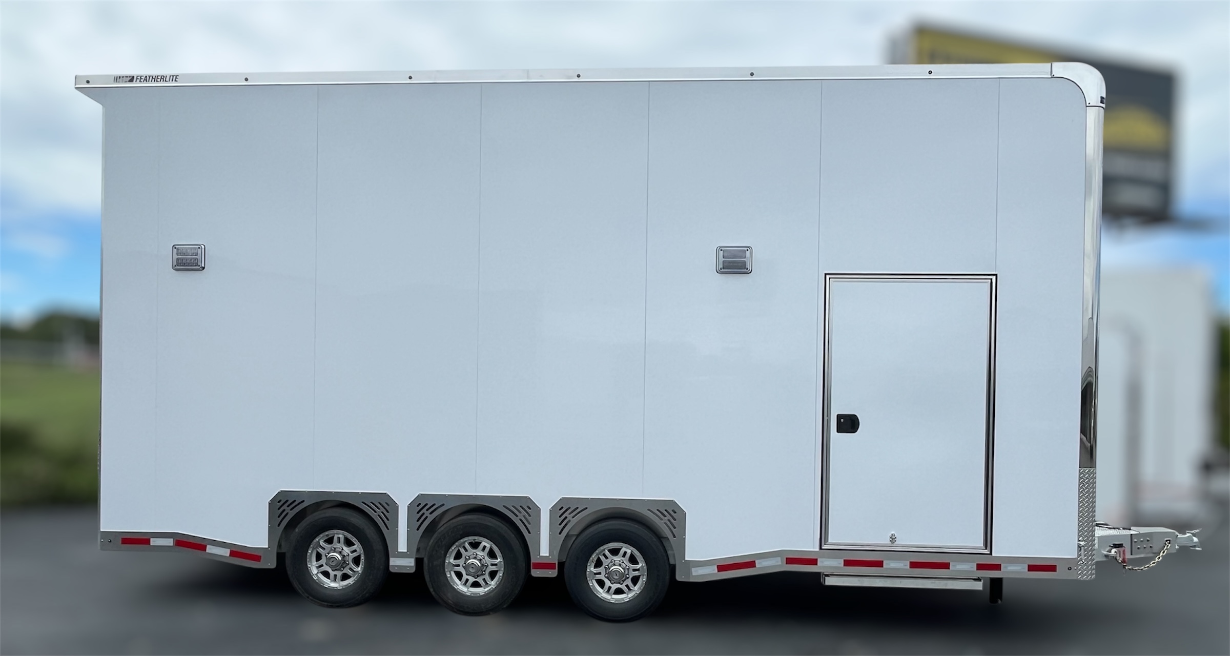 2026 Featherlite Trailers 24' Stacker