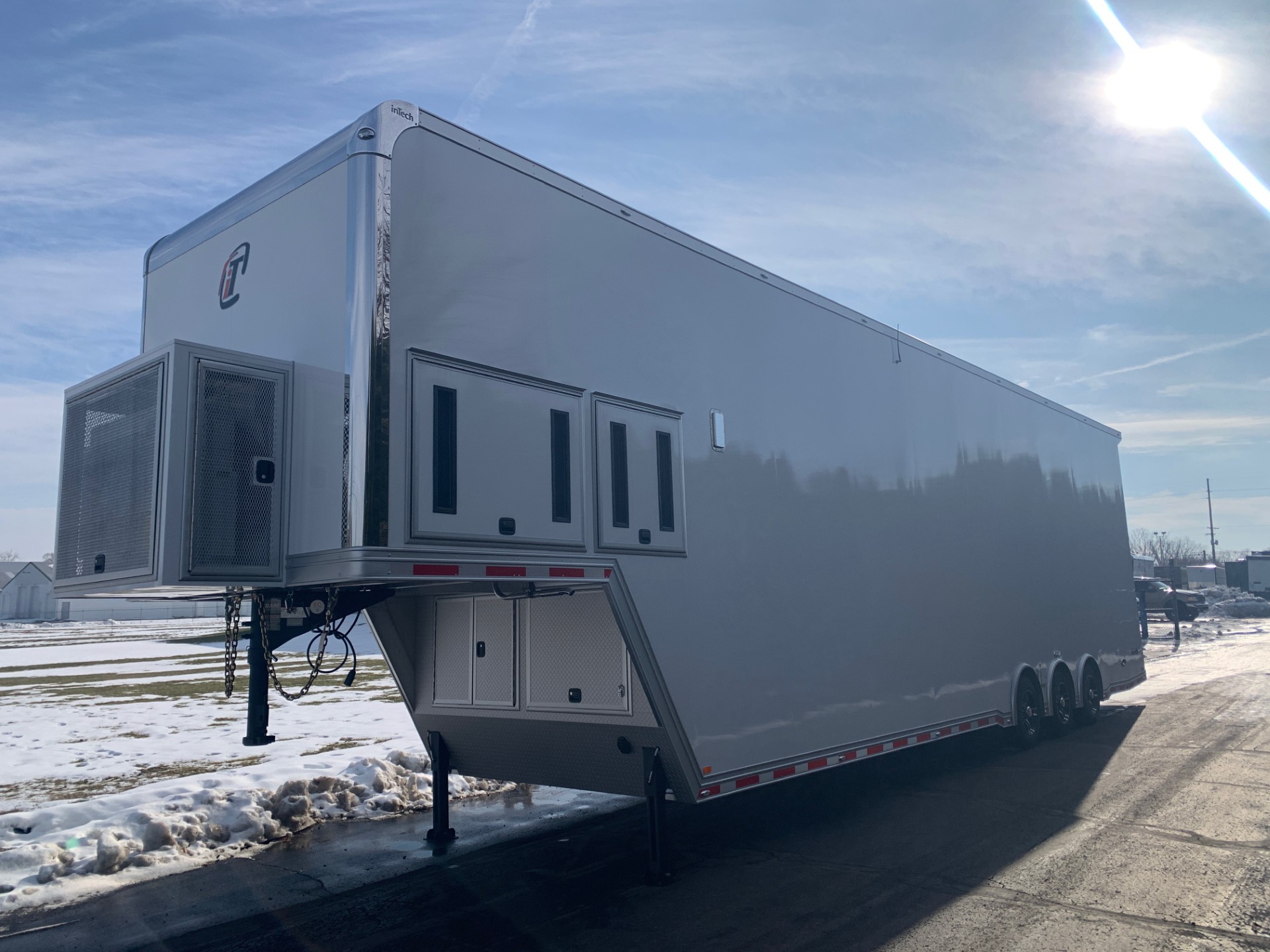 2026 InTech 44' iCon Gooseneck