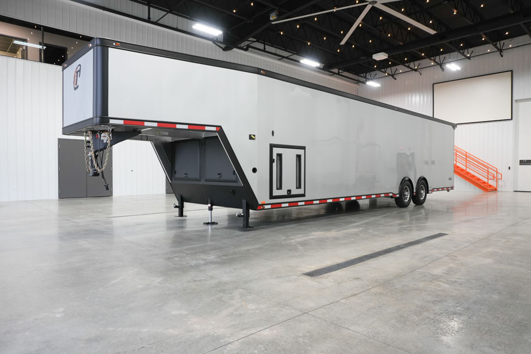 2027 inTech 40' Gooseneck Lite